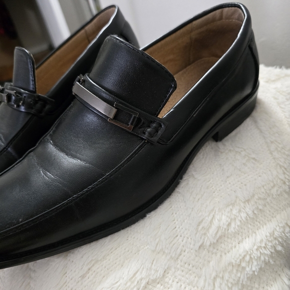 Men's Black Leather Loafers - Picture 2 of 6